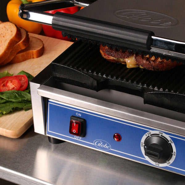 Globe GPG10 Bistro Series Sandwich Grill with Grooved Plates - 10" x 10" Cooking Surface