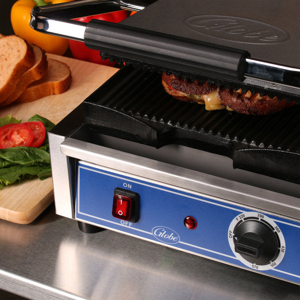 Globe GPG10 Bistro Series Sandwich Grill with Grooved Plates - 10" x 10" Cooking Surface